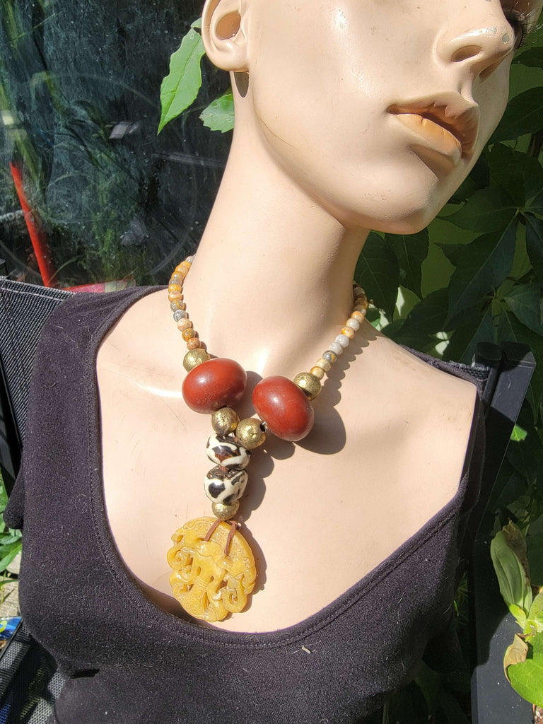 Jade and Amber Pendant Necklace - Aimeescloset.com